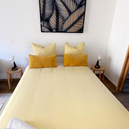 Chambre provençale Arles Extérieur photo